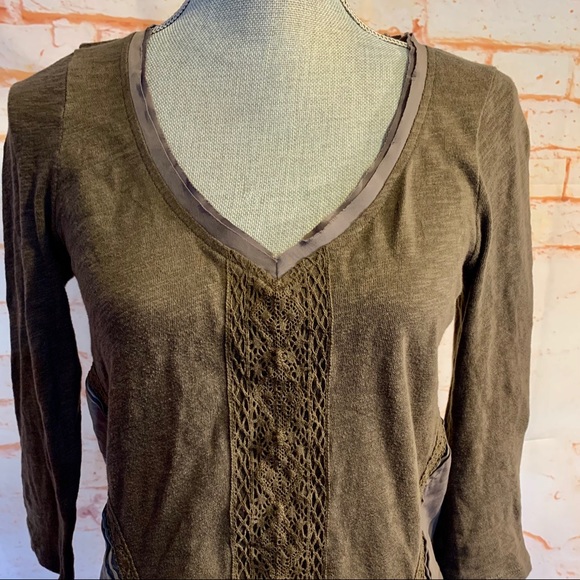 Anthropologie’s Meadow Rue Flared Top - Picture 4 of 6